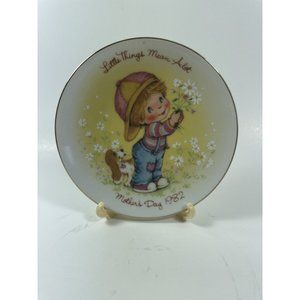 Vintage 1982 avon mothers day plate “little things mean a lot”